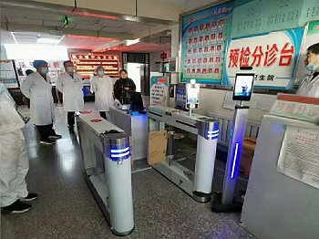 福建醫(yī)院測溫人臉識別+各地健康碼